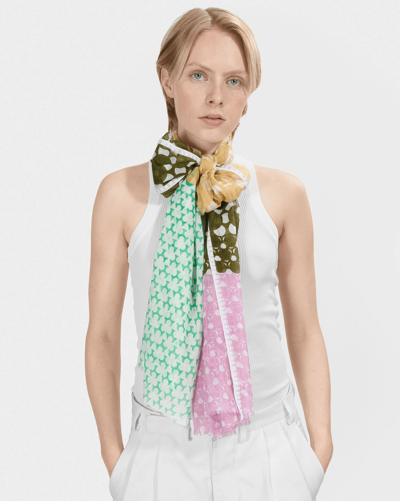 Dot Panel Scarf in Green