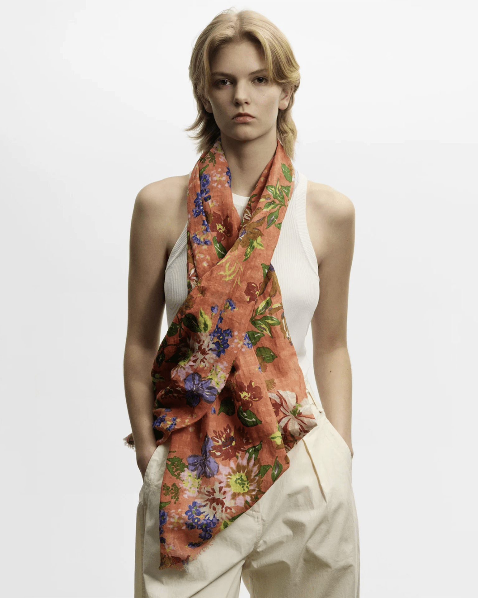 Linen/Cttn Scattered Flowers Scarf in Coral