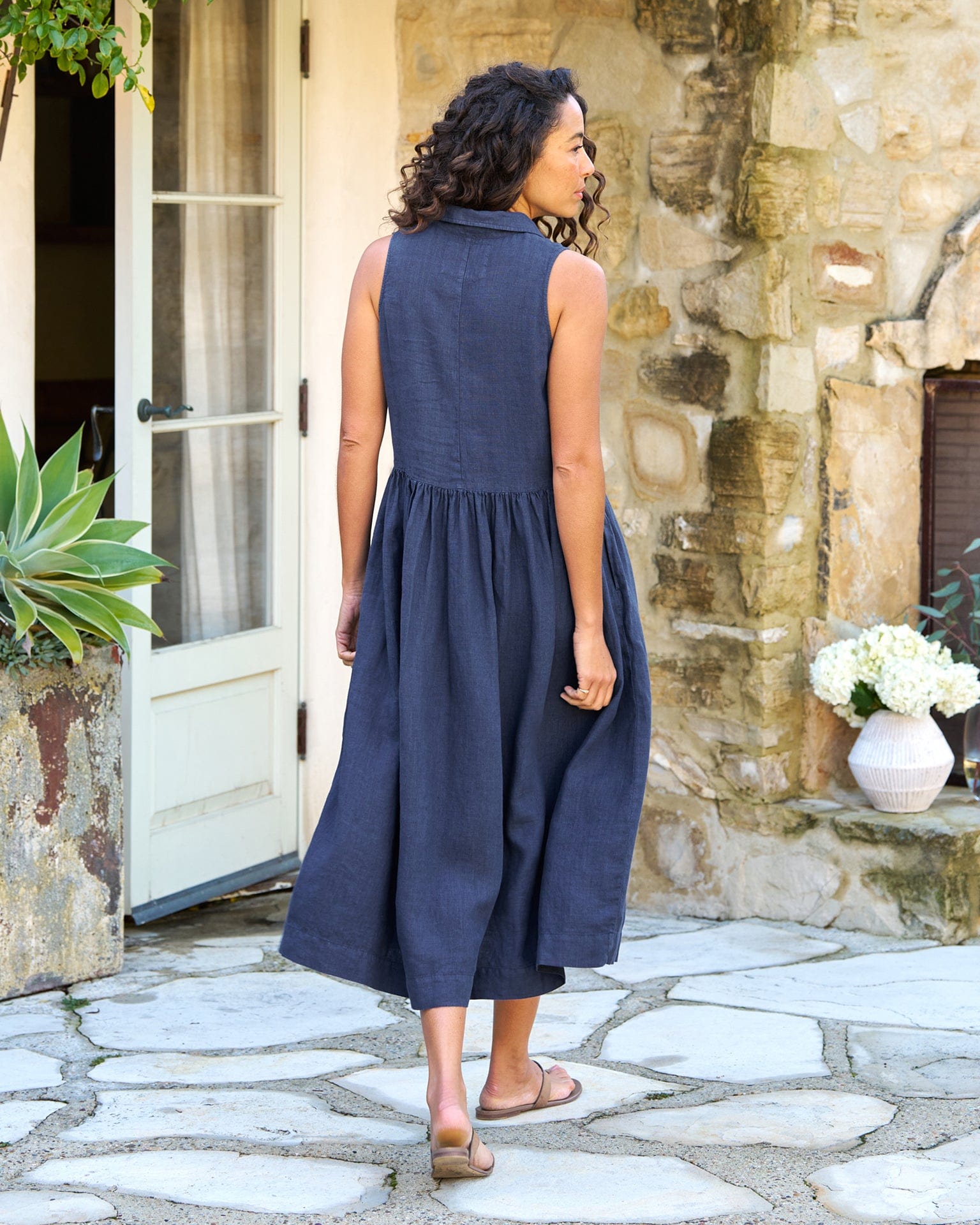 Daphne Popover Sleeveless Shirtdress in Navy Linen