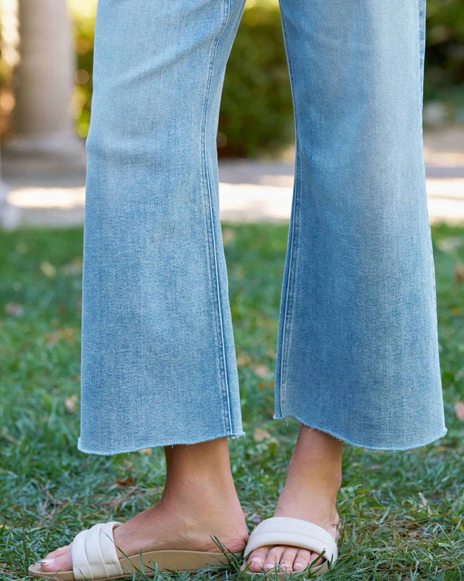 Galway Wide Leg Jean in 1986 Denim Mineral Wash