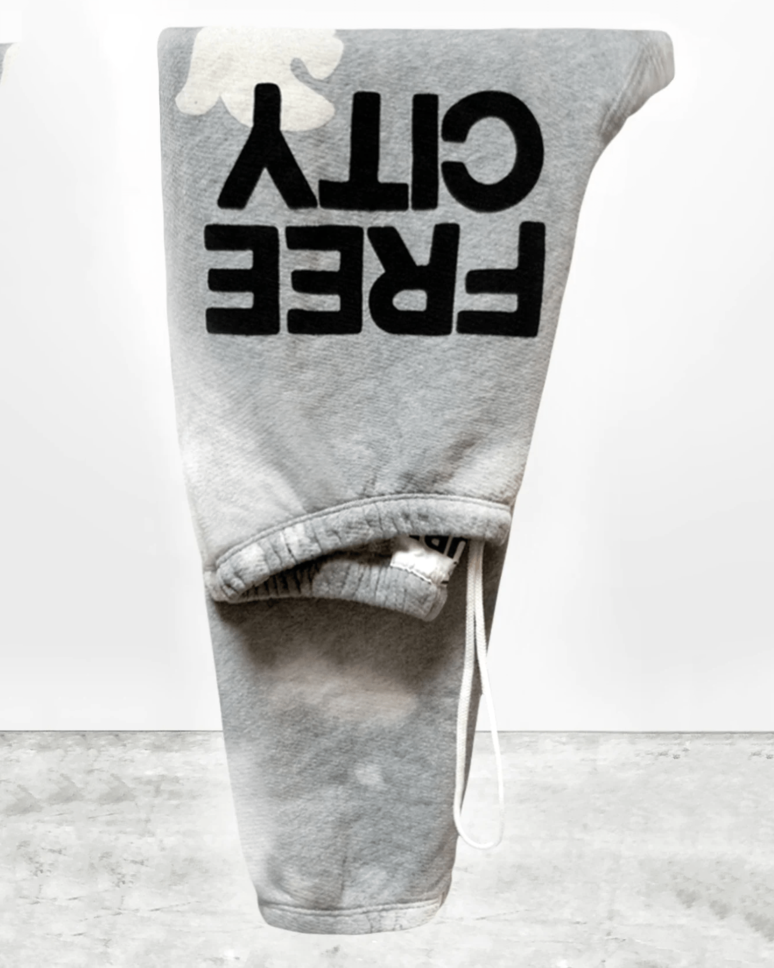 Bleachout Superfluff OG Sweatpant in Heather Bleachout