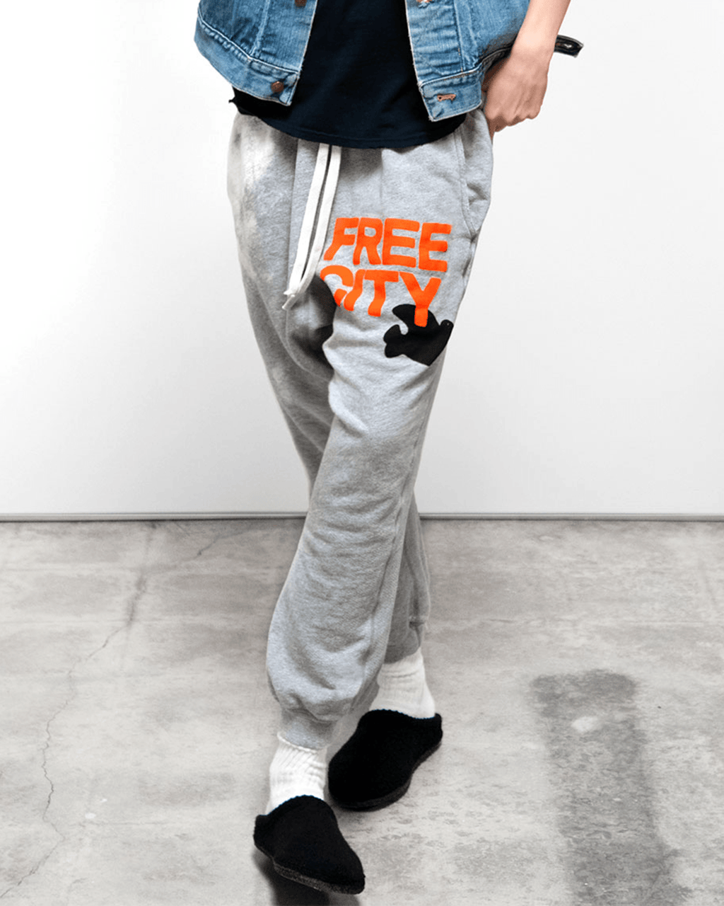 FC Large Pocket Sweatpant in Heather Bleachout/Electric