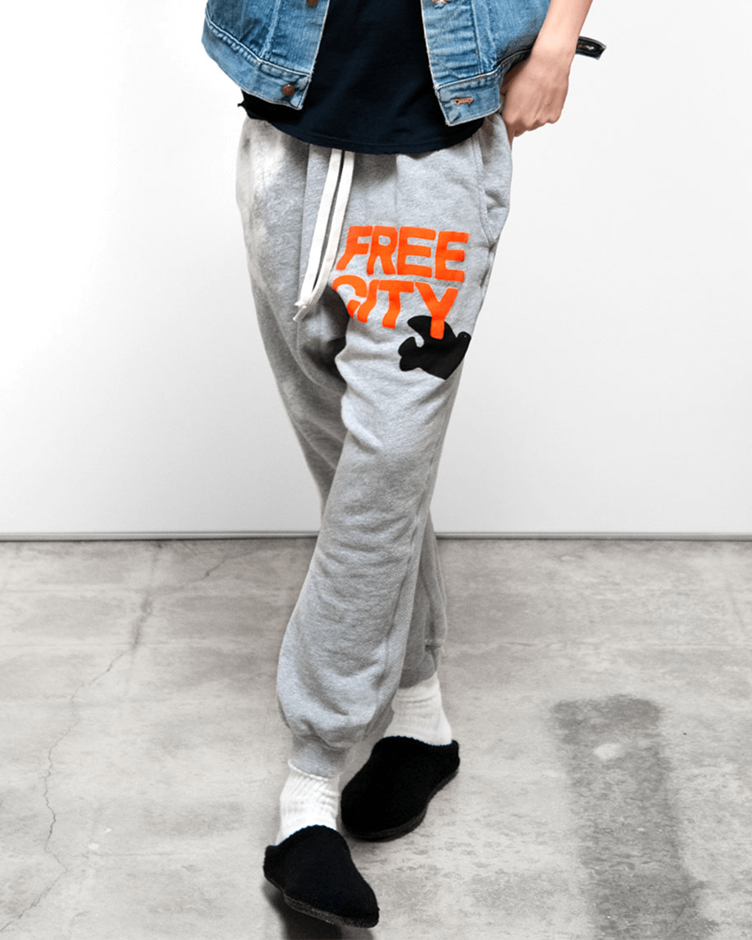 FC Large Pocket Sweatpant in Heather Bleachout/Electric