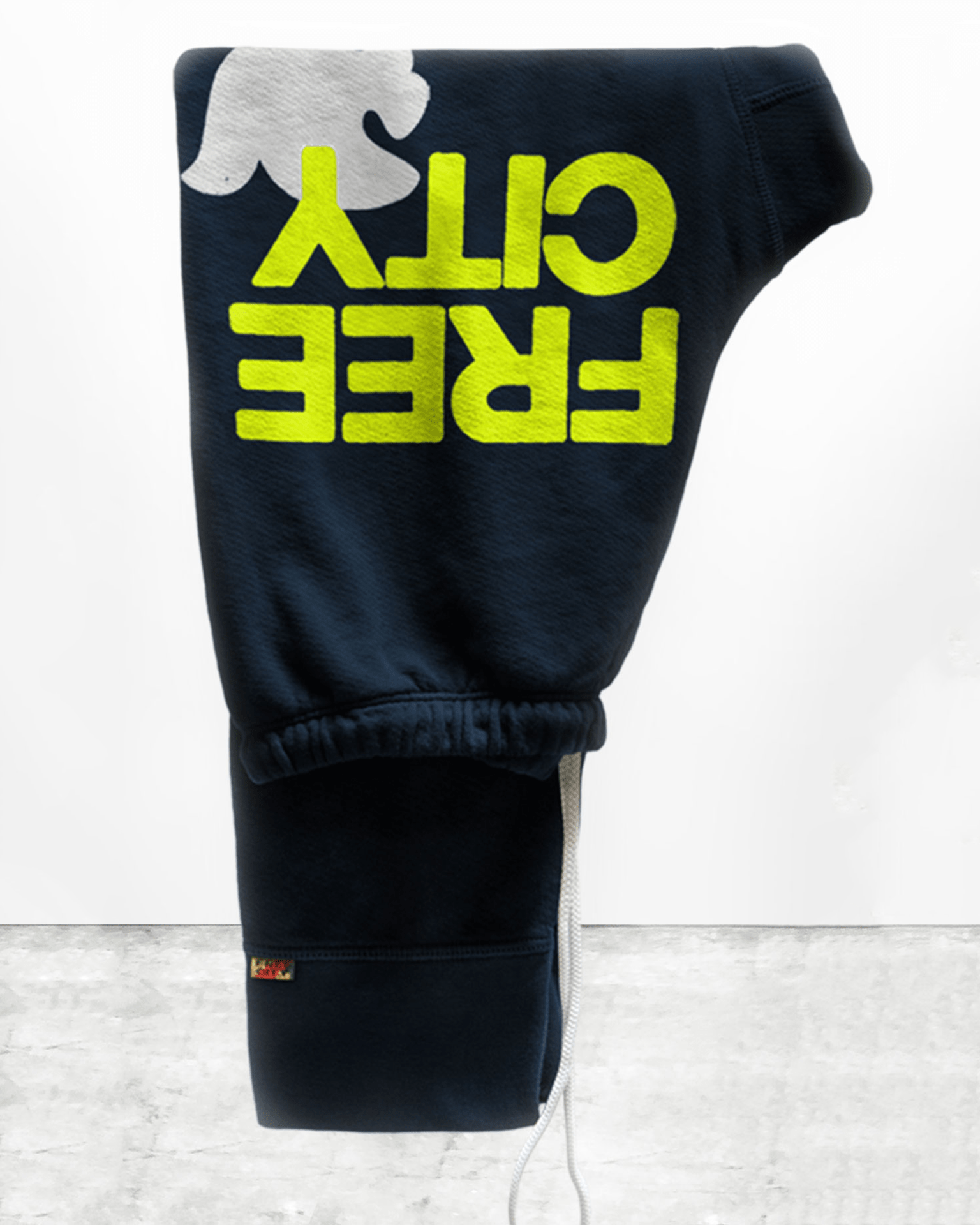 Large 3/4 Sweatpants in Squidink Lemons