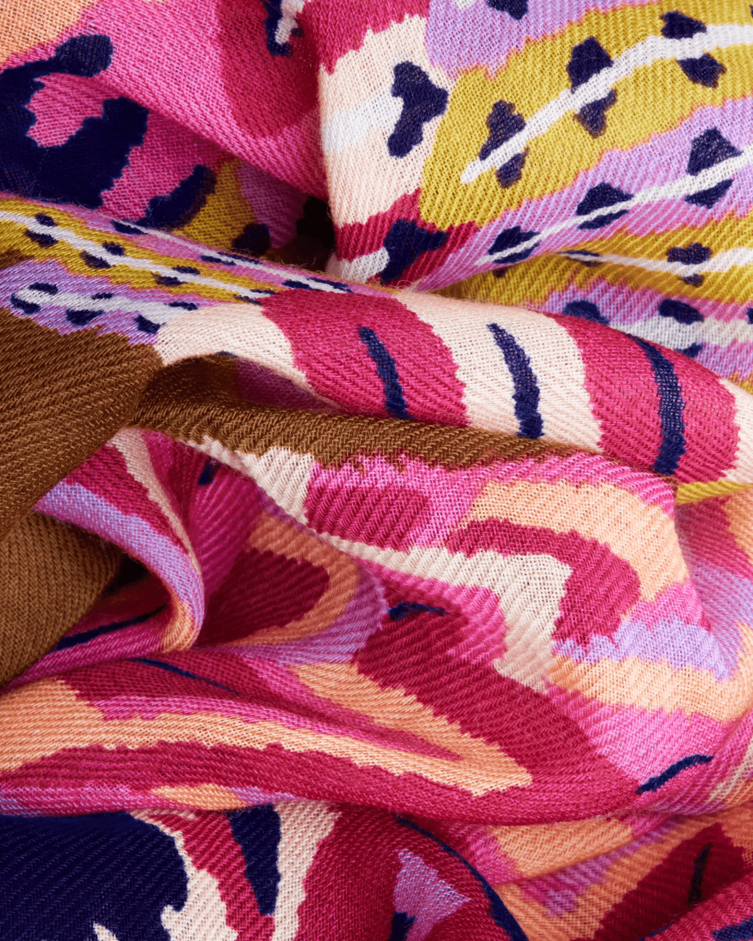 Scarf / Etole 100 Hulule in Fuchsia