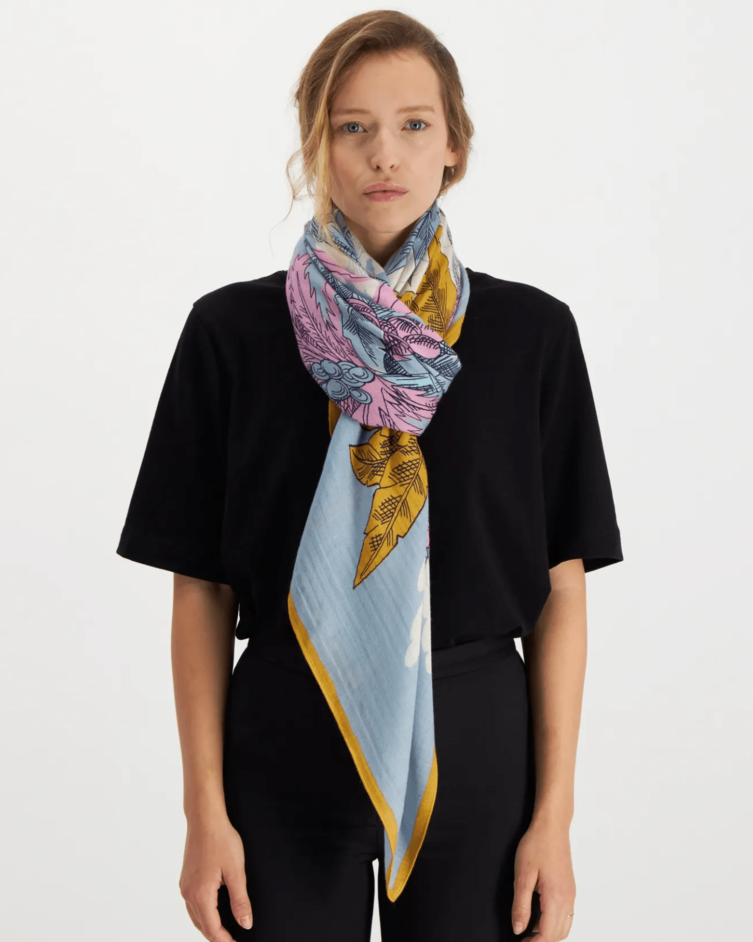 Square 130 Robinson in Blue
