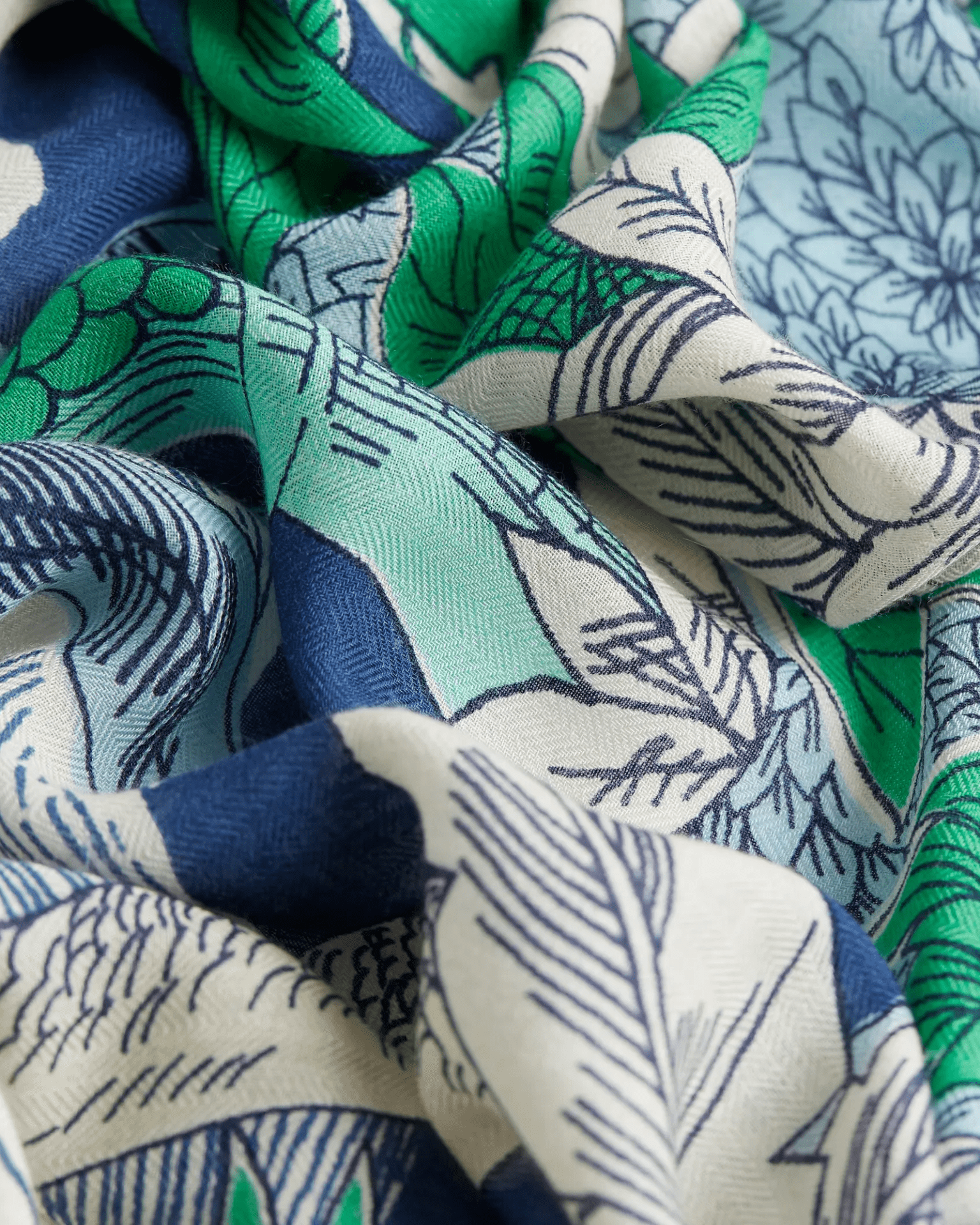 Square 130 Robinson in Navy