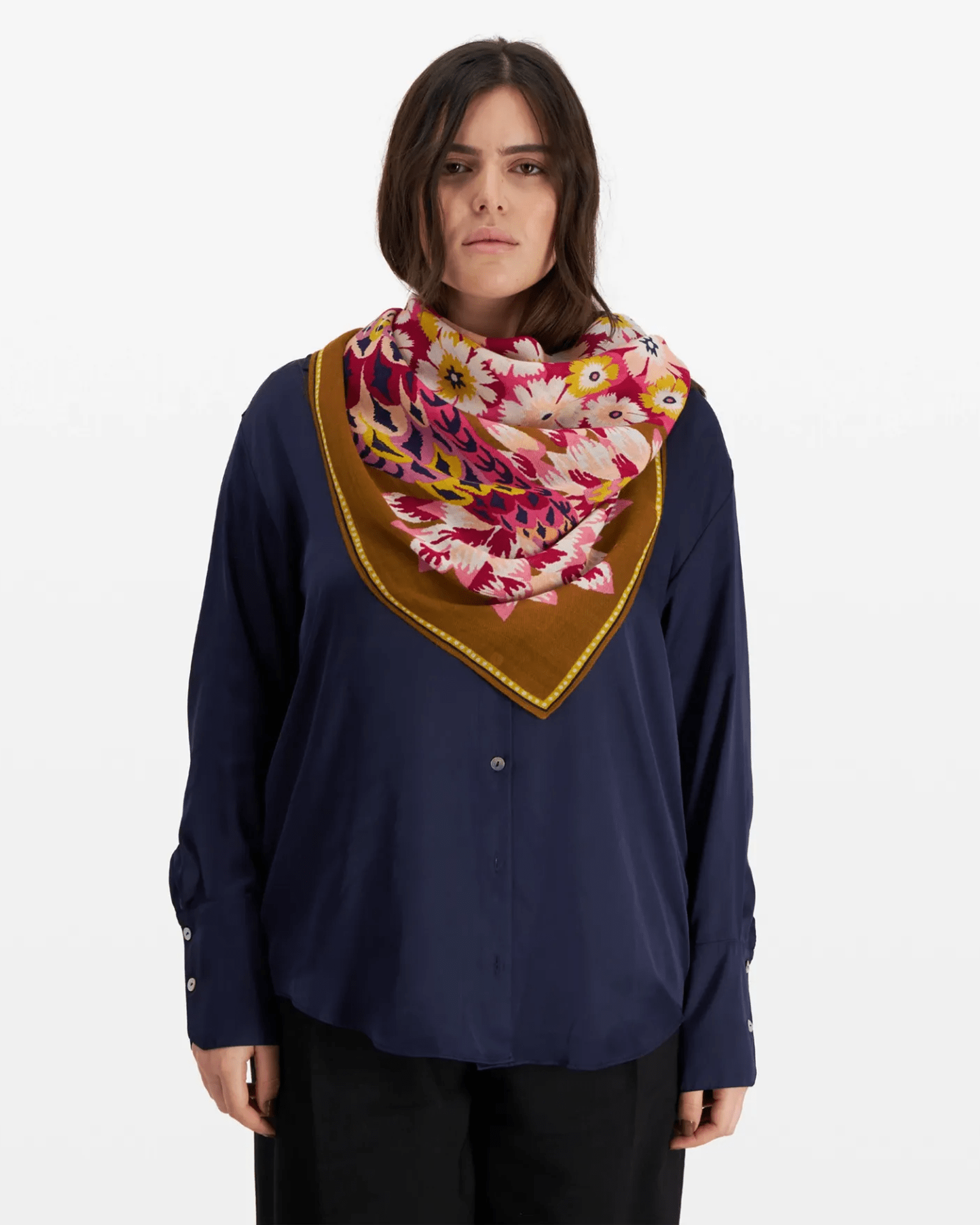 Square / Carre 100 Hulule in Fuchsia