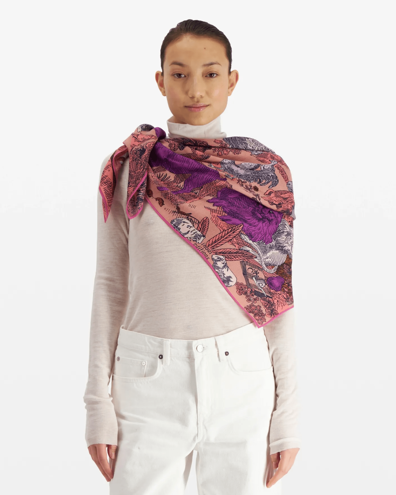 Square / Carre 100 Reve in Fuchsia
