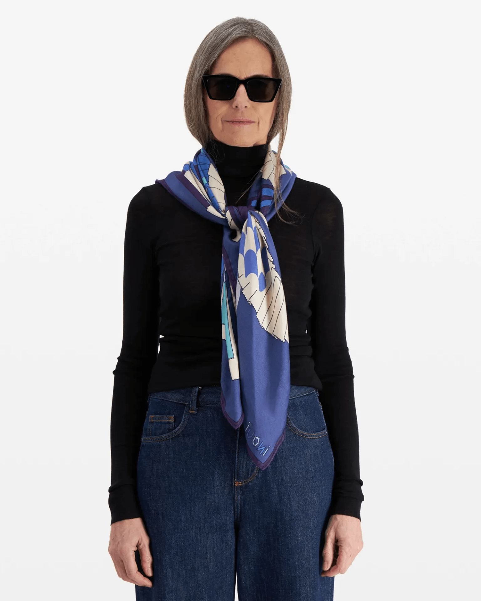 Square / Carre 100 Sagi in Blue