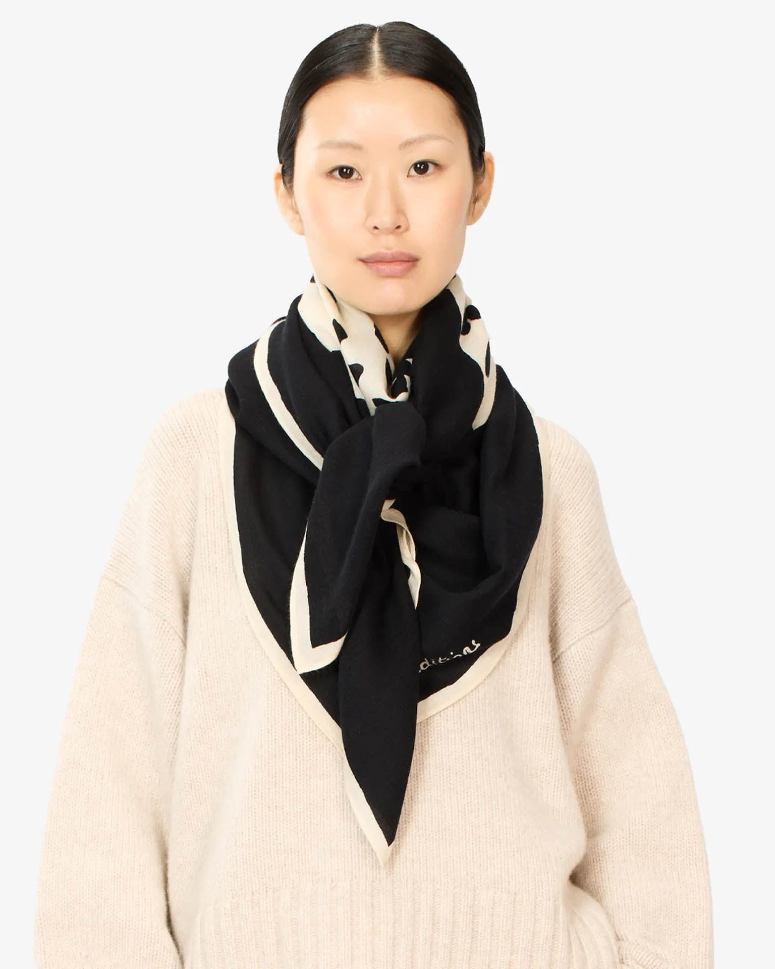 Square / Carre 130 Feline in Black