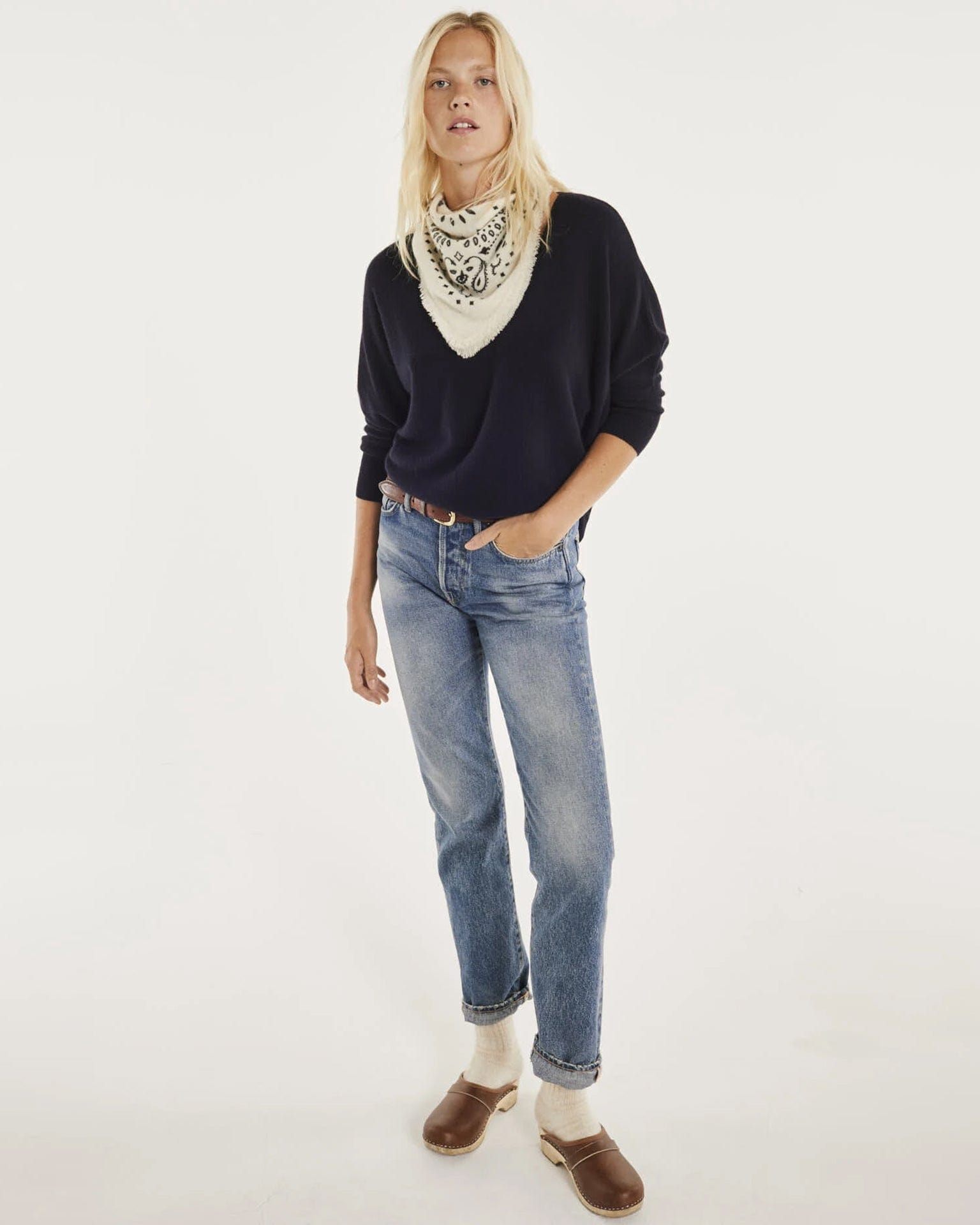 Minie V Neck in Marine Fonce