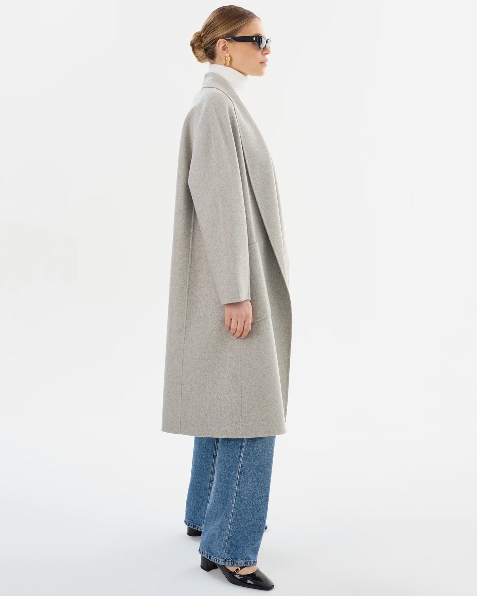 Thara in Light Grey