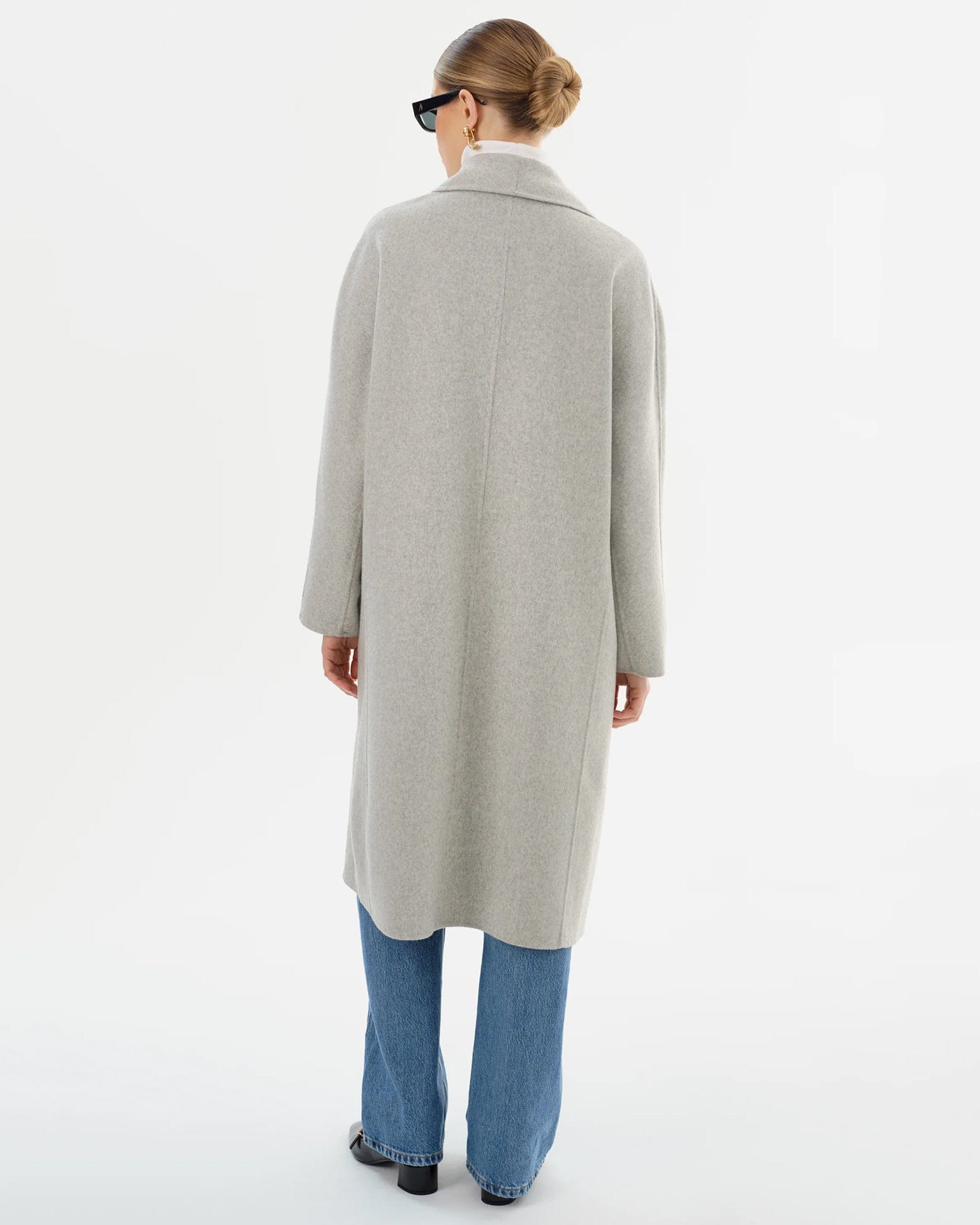 Thara in Light Grey