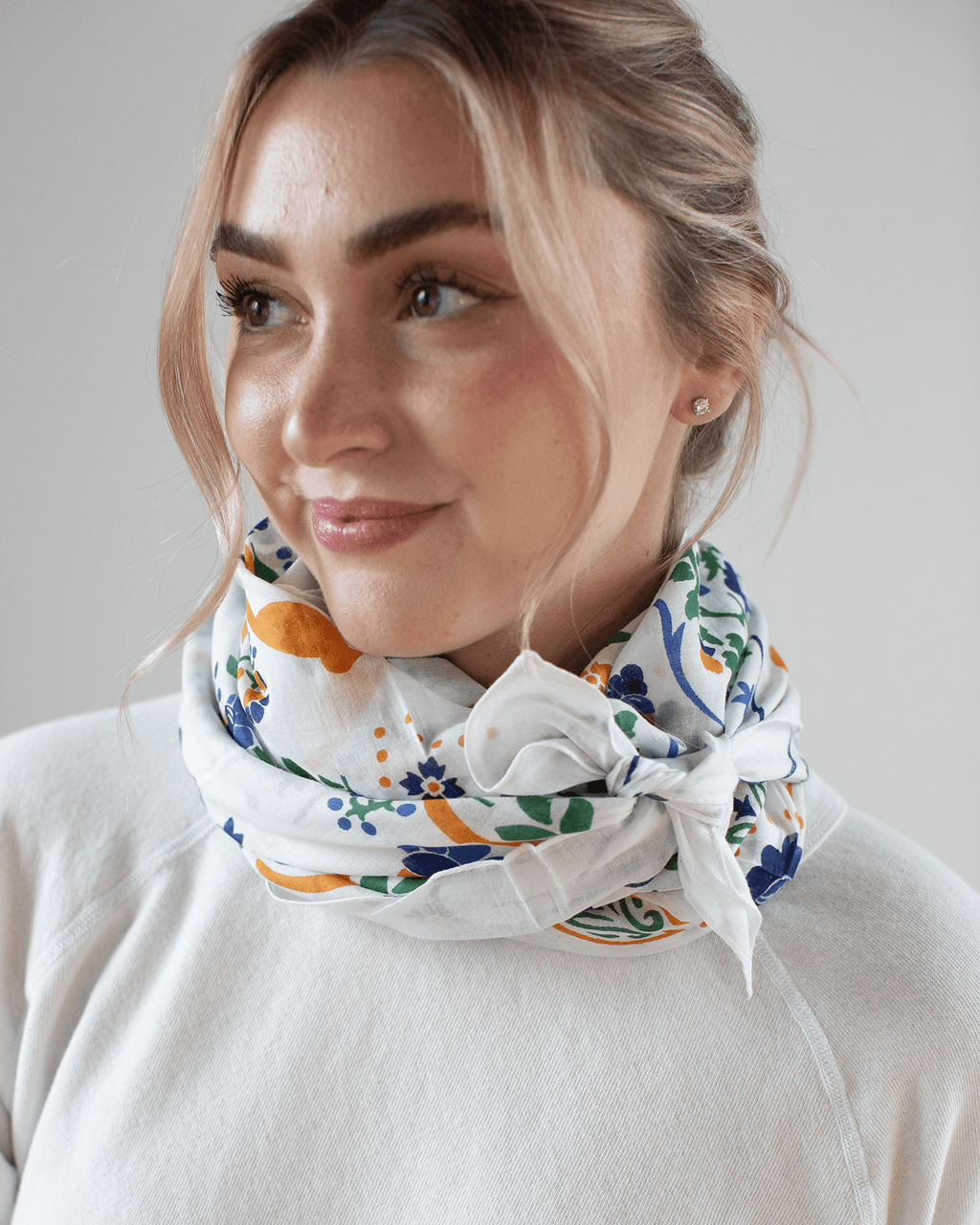 Secret Garden Cotton Bandana in Blanc
