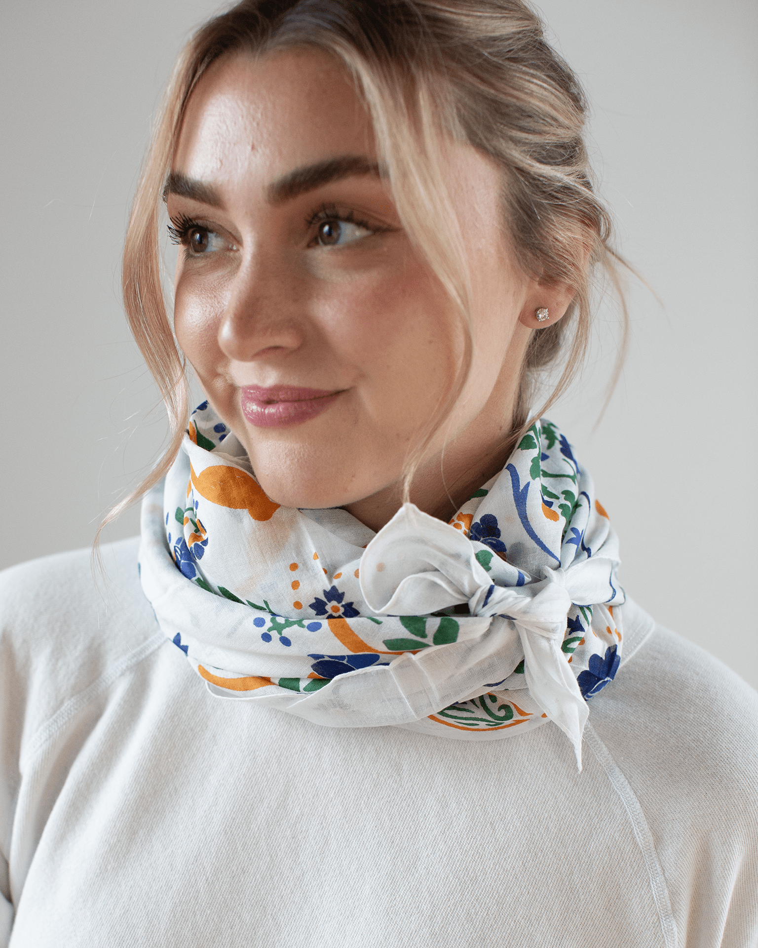 Secret Garden Cotton Bandana in Blanc