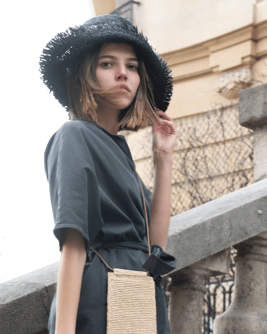 Noa France in Noir