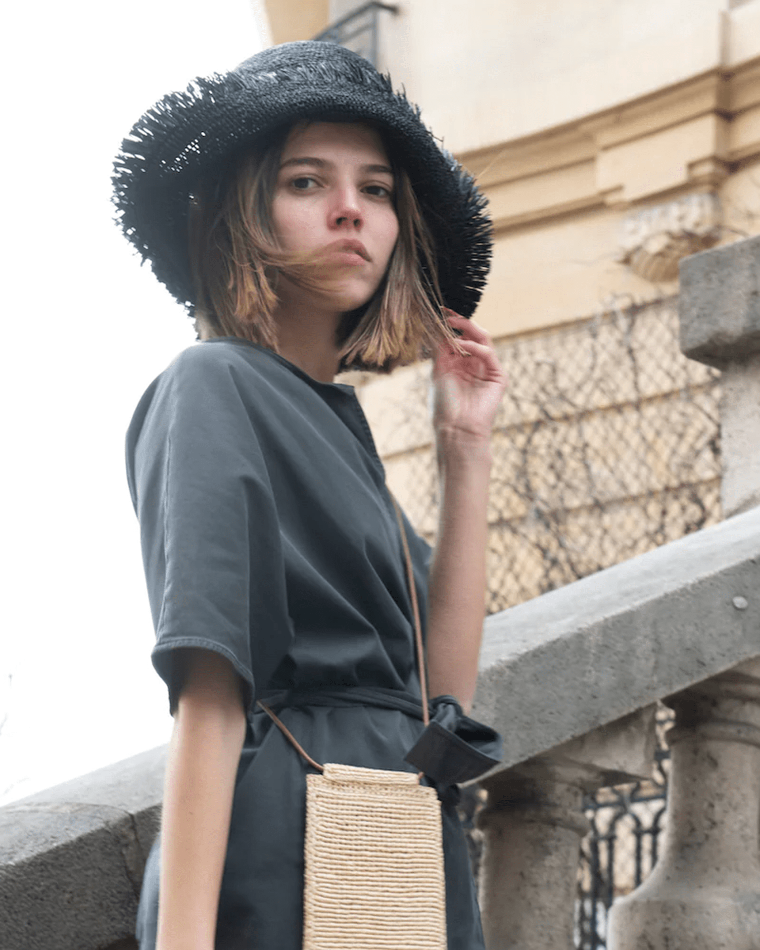 Noa France in Noir