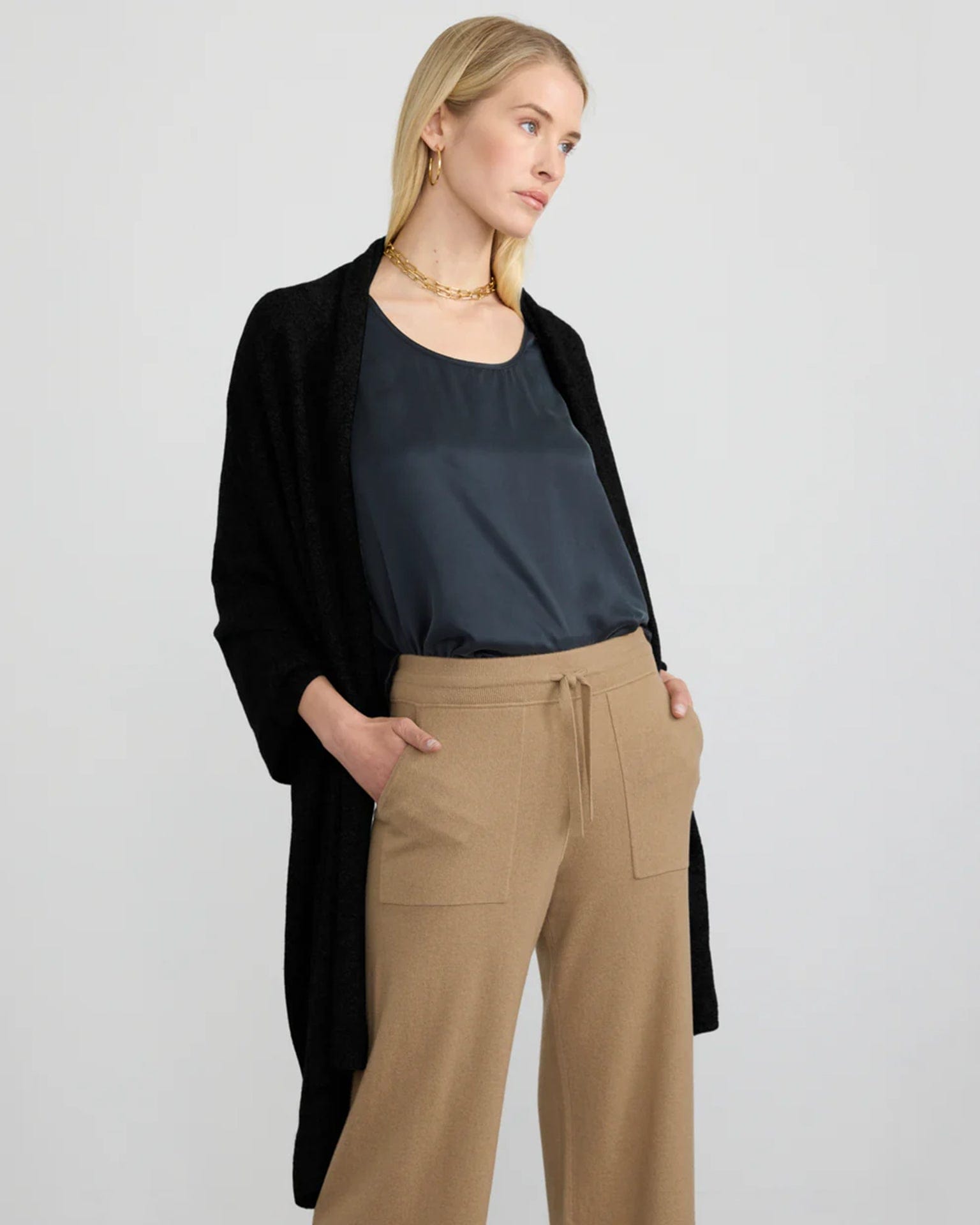 Travel Wrap in Black