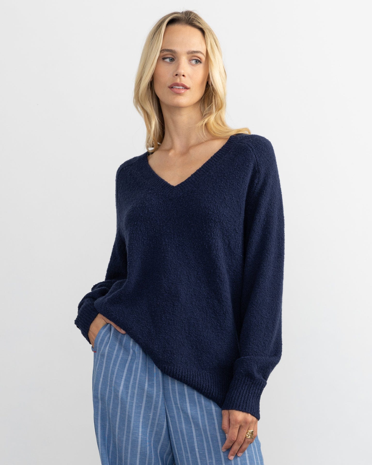 Tunic Vee in Navy