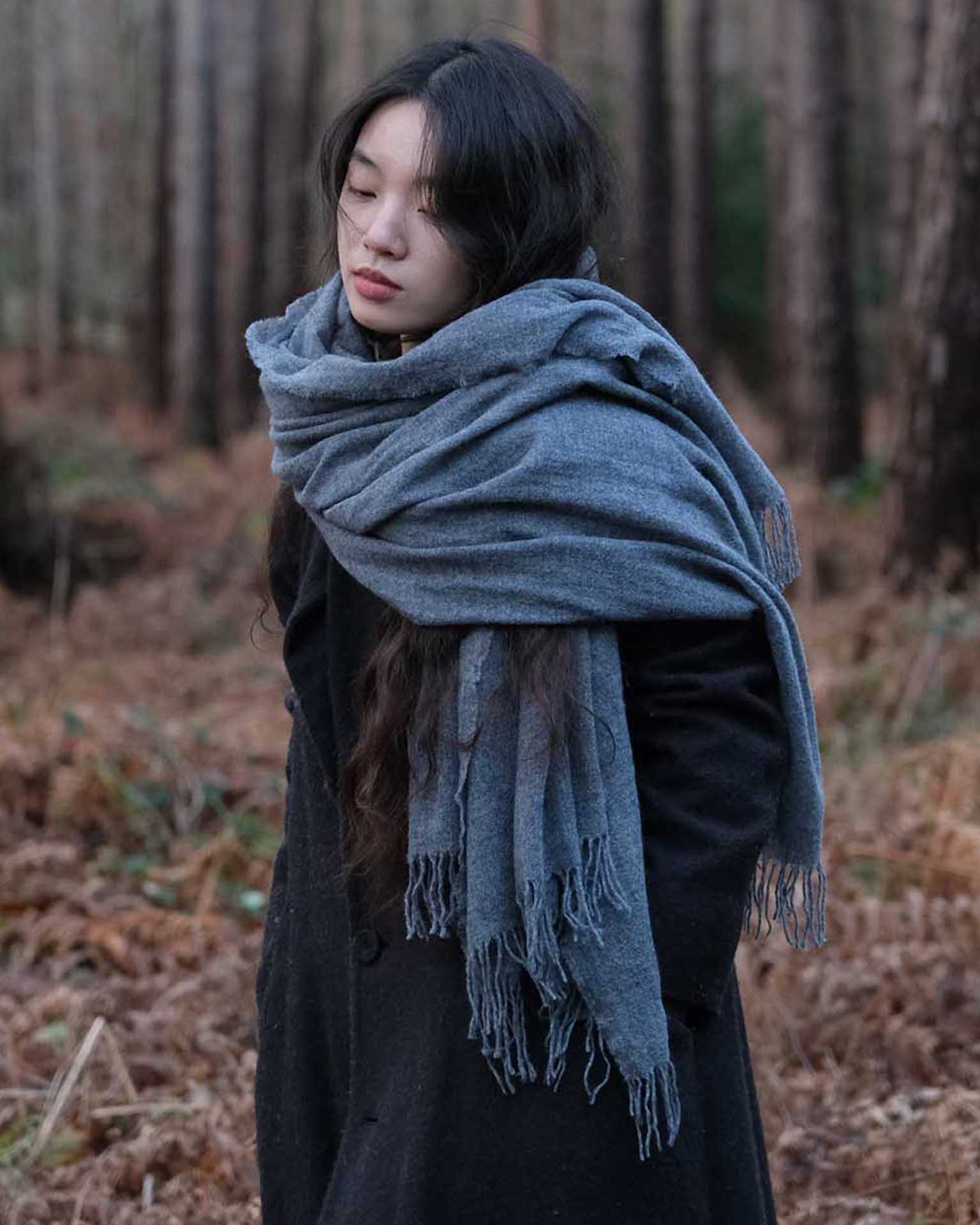 Cashmere Wrap in Dark Grey