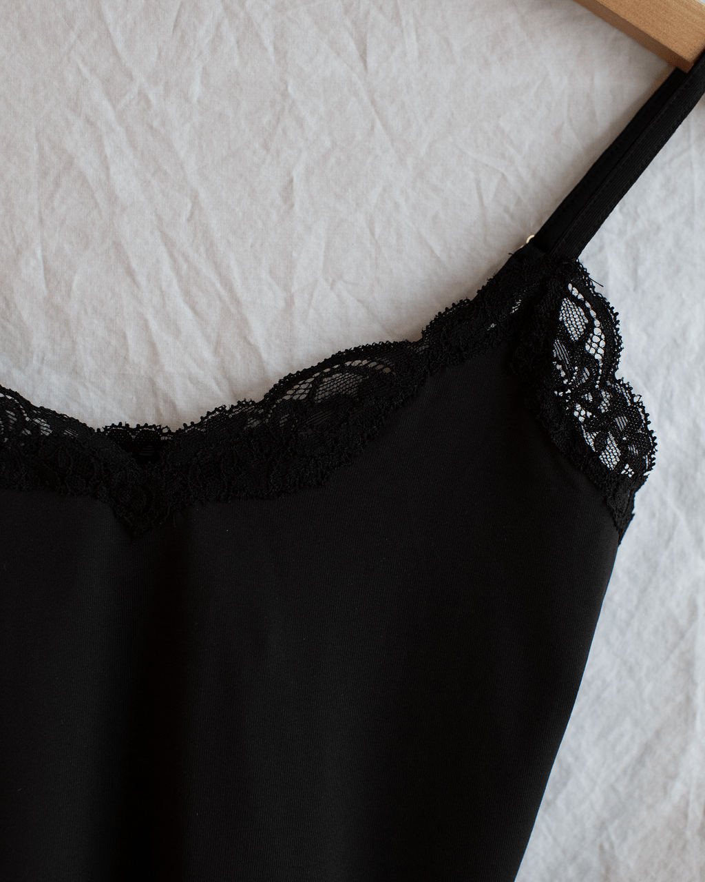 Del w/ Lace Cropped Cami in Black