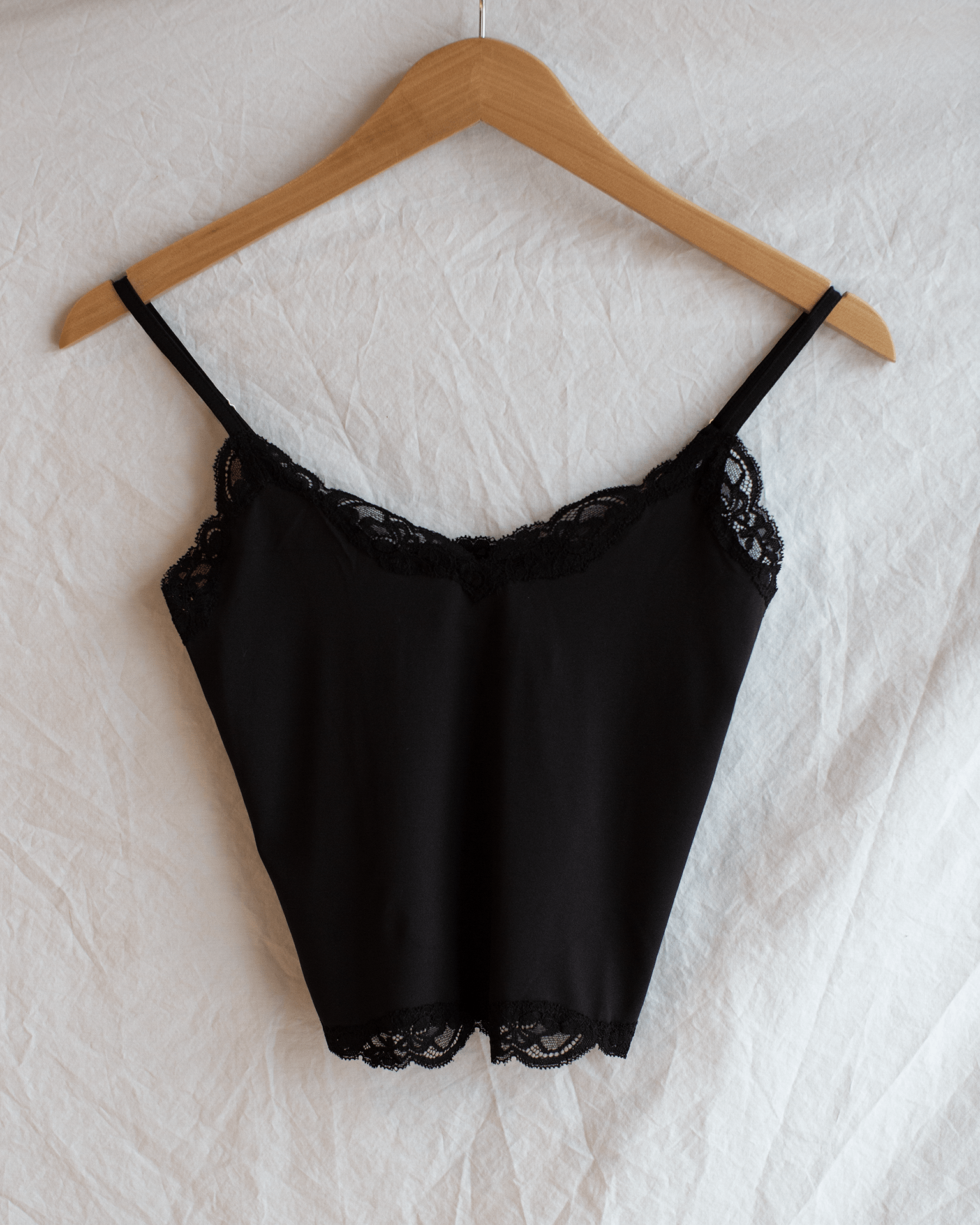 Del w/ Lace Cropped Cami in Black