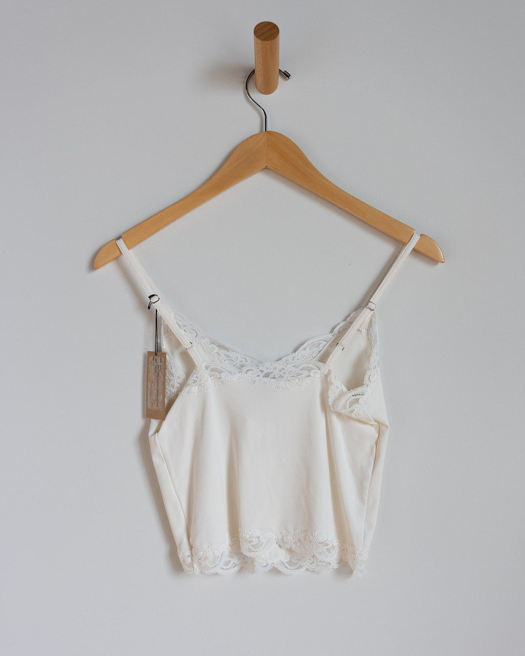 Del w/ Lace Cropped Cami in Cream