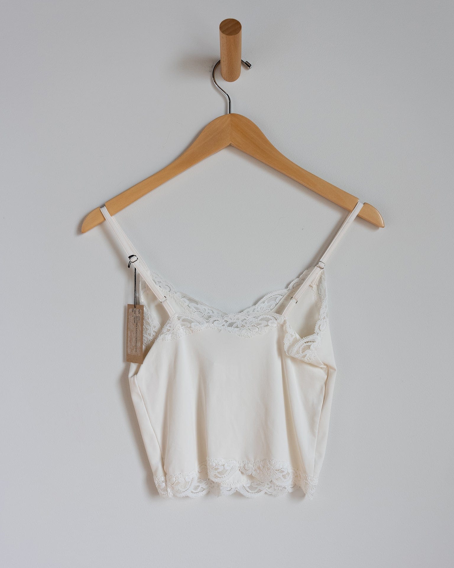 Del w/ Lace Cropped Cami in Cream